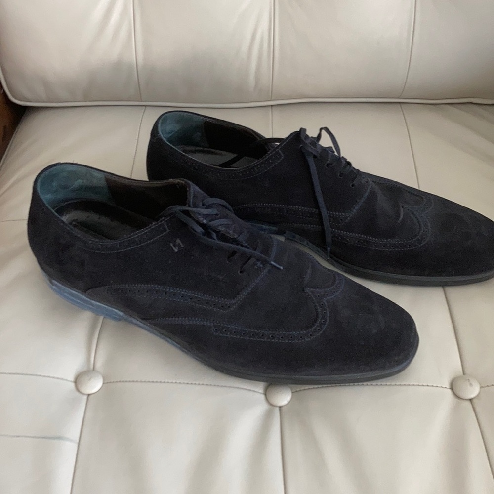Fratelli Rossetti black suede lace up shoes. 12